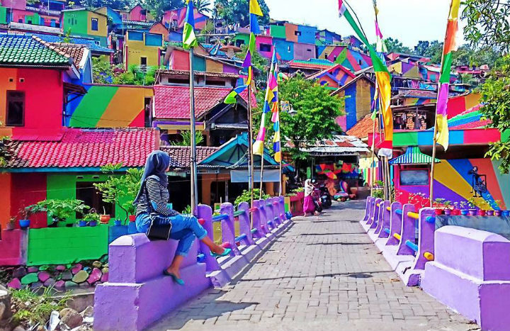 Rainbow-Village-of-South-Semarang-is-the-new-name-of-Kampung-Pelangi-in-Indonesia