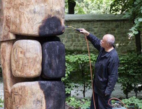 Wang Keping apre il suo atelier all’ombra degli alberi del museo Rodin