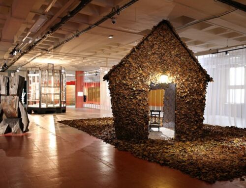 Échappées: l’odissea urbana che trasforma la Poste Rodier in un miraggio metropolitano