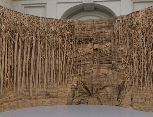 Grottesco. Eva Jospin trasforma il Grand Palais in un palcoscenico di meraviglie