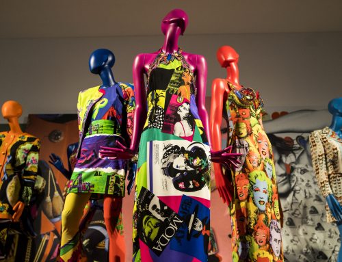 Gianni Versace Retrospective: a Parigi il trionfo di un genio che ha trasformato la moda in spettacolo